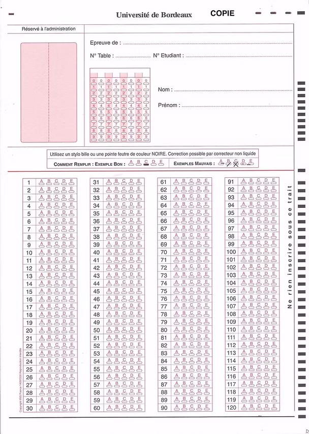 Grille de réponses optique à cases A B C D E pour un questionnaire à choix multiples